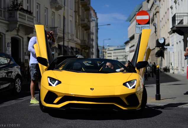 Lamborghini Aventador S LP740-4 Roadster