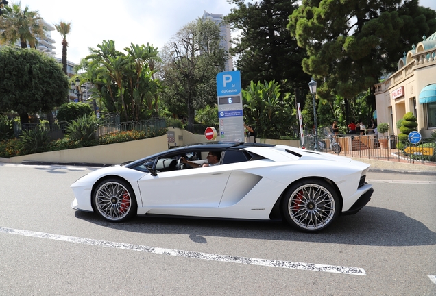 Lamborghini Aventador S LP740-4 Roadster