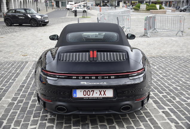 Porsche 992 Carrera 4S Cabriolet