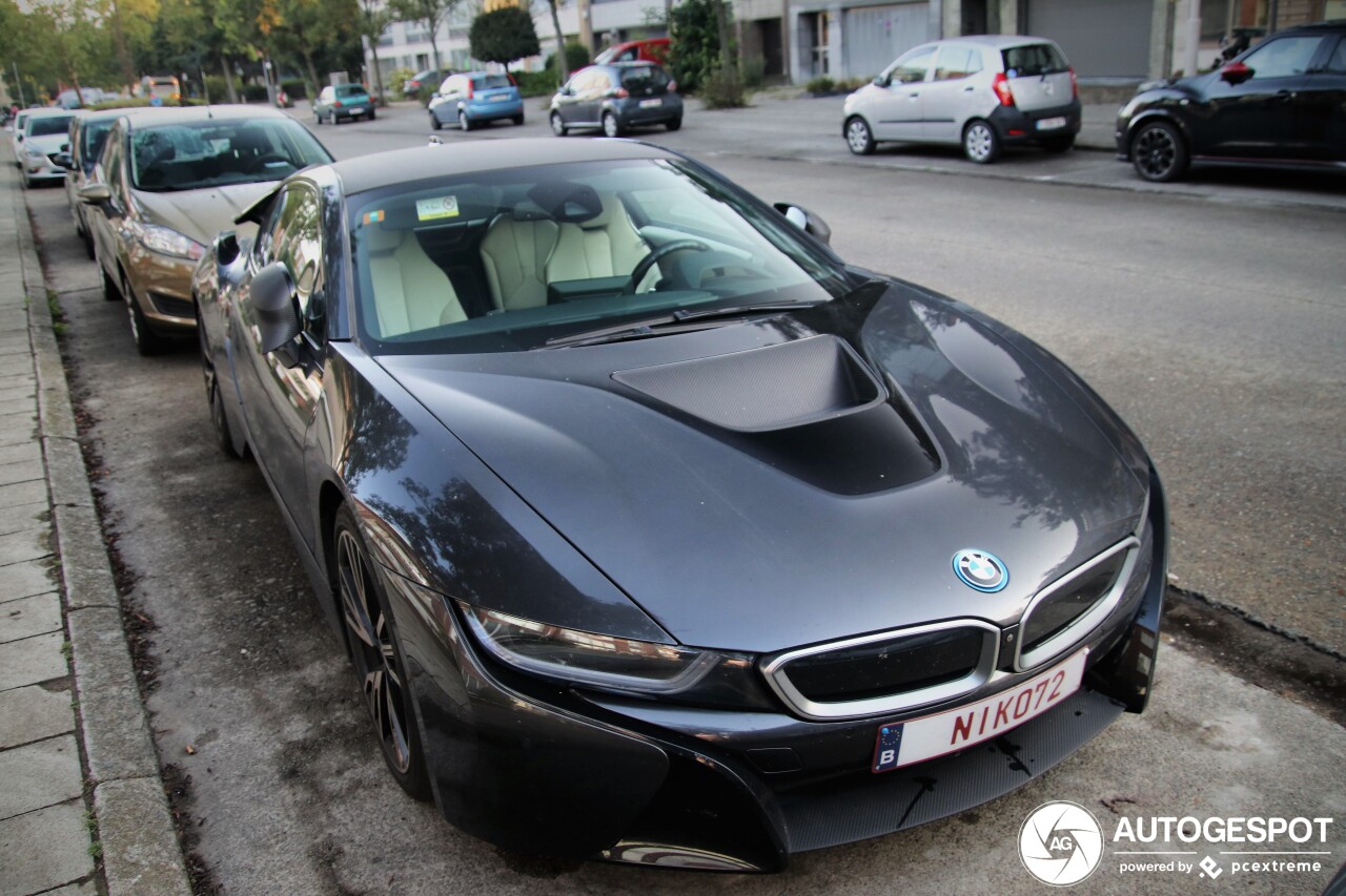 BMW i8