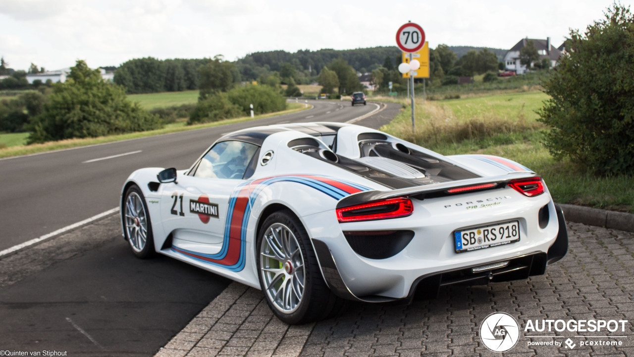 Porsche 918 Spyder Weissach Package