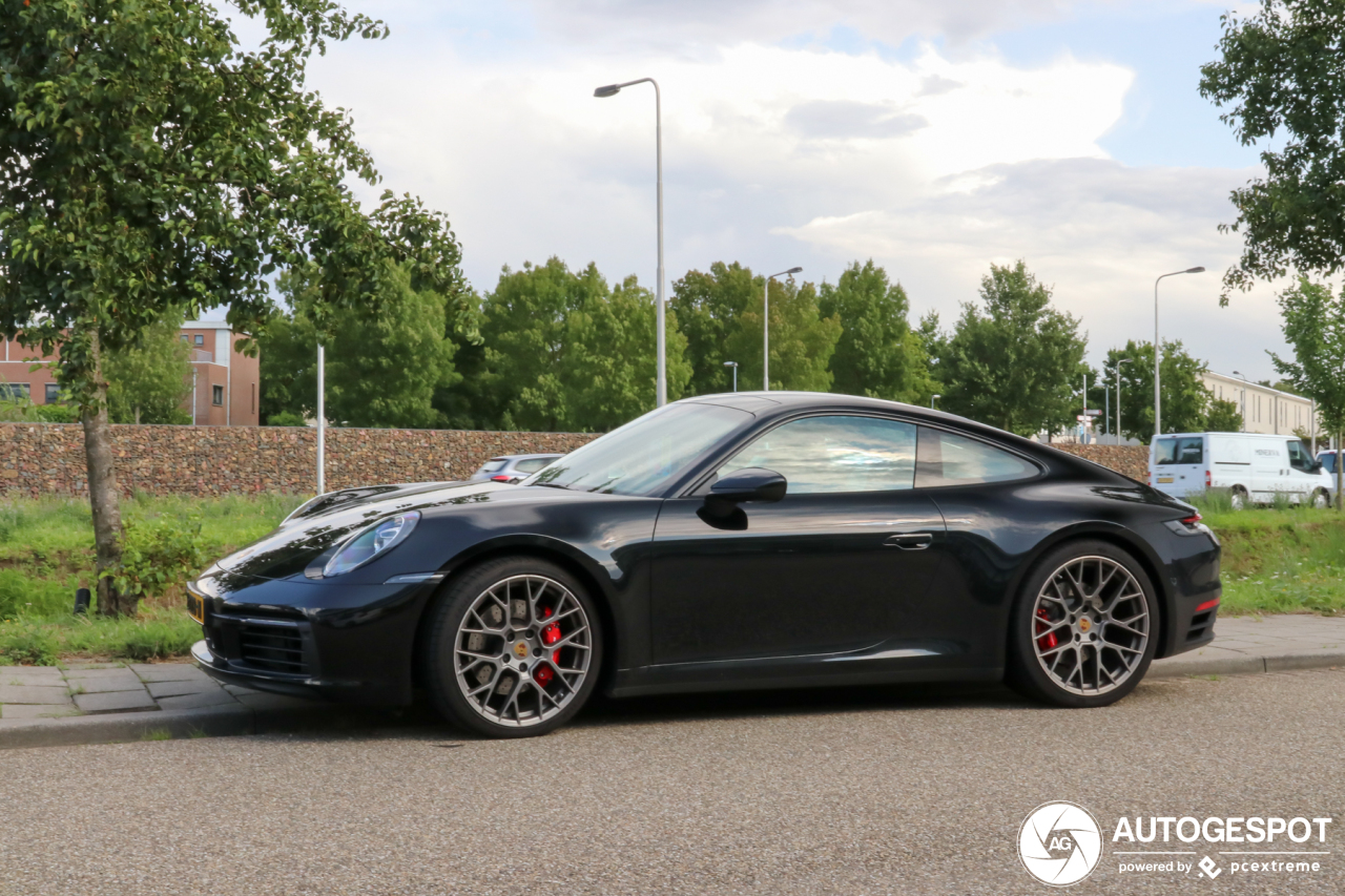 Porsche 992 Carrera 4S