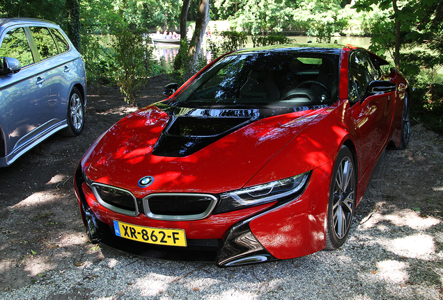 BMW i8 Protonic Red Edition