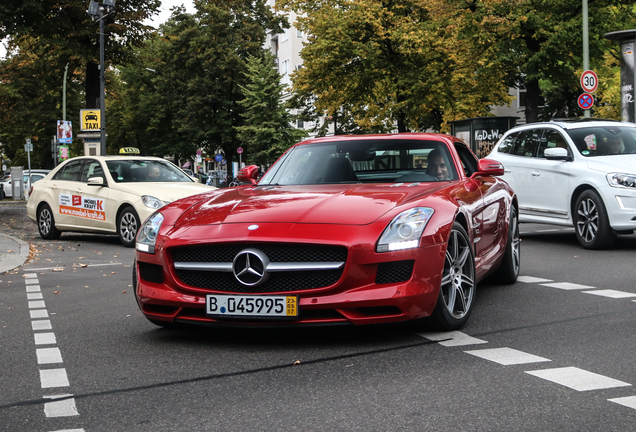 Mercedes-Benz SLS AMG