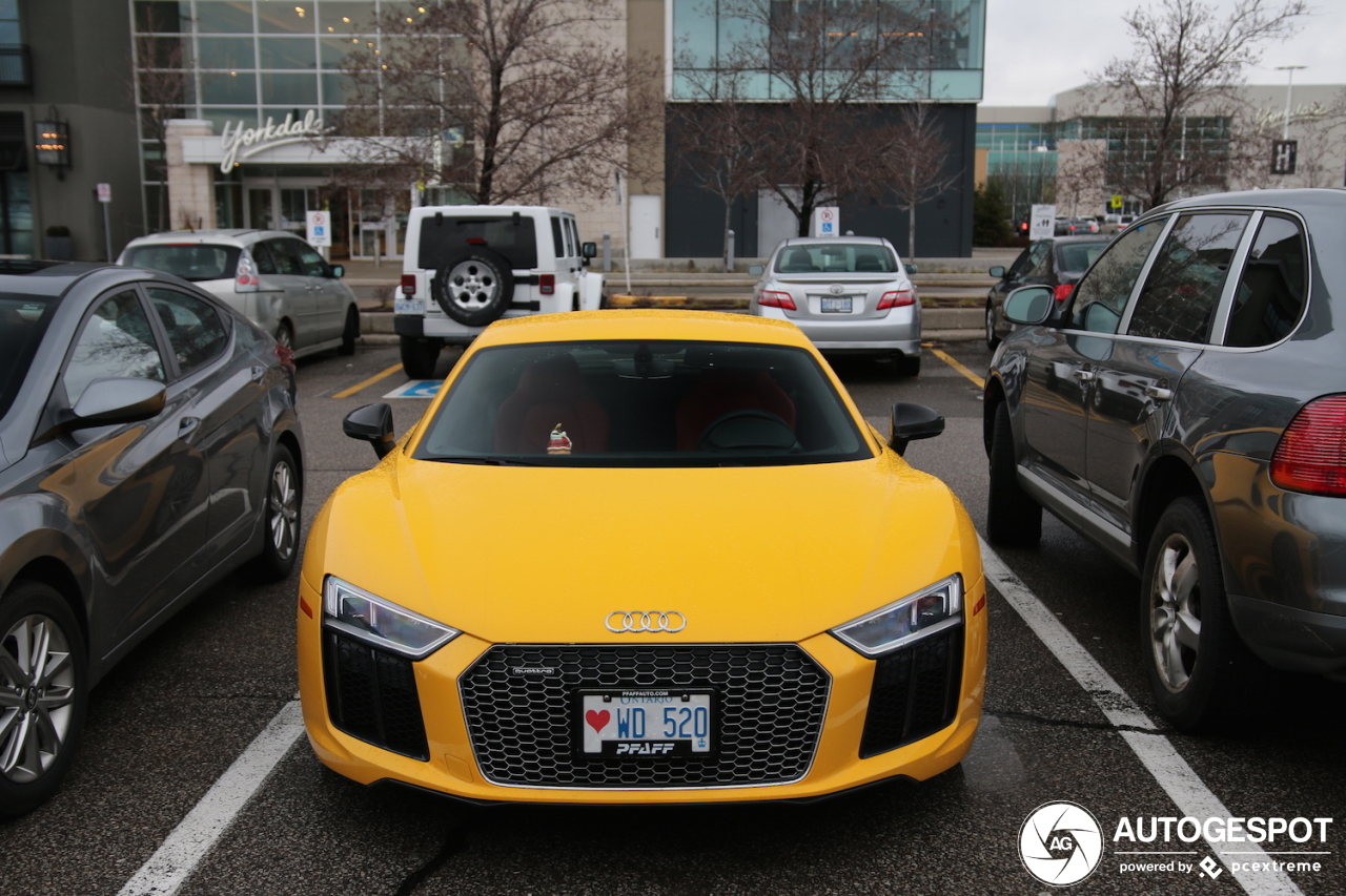 Audi R8 V10 Plus 2015