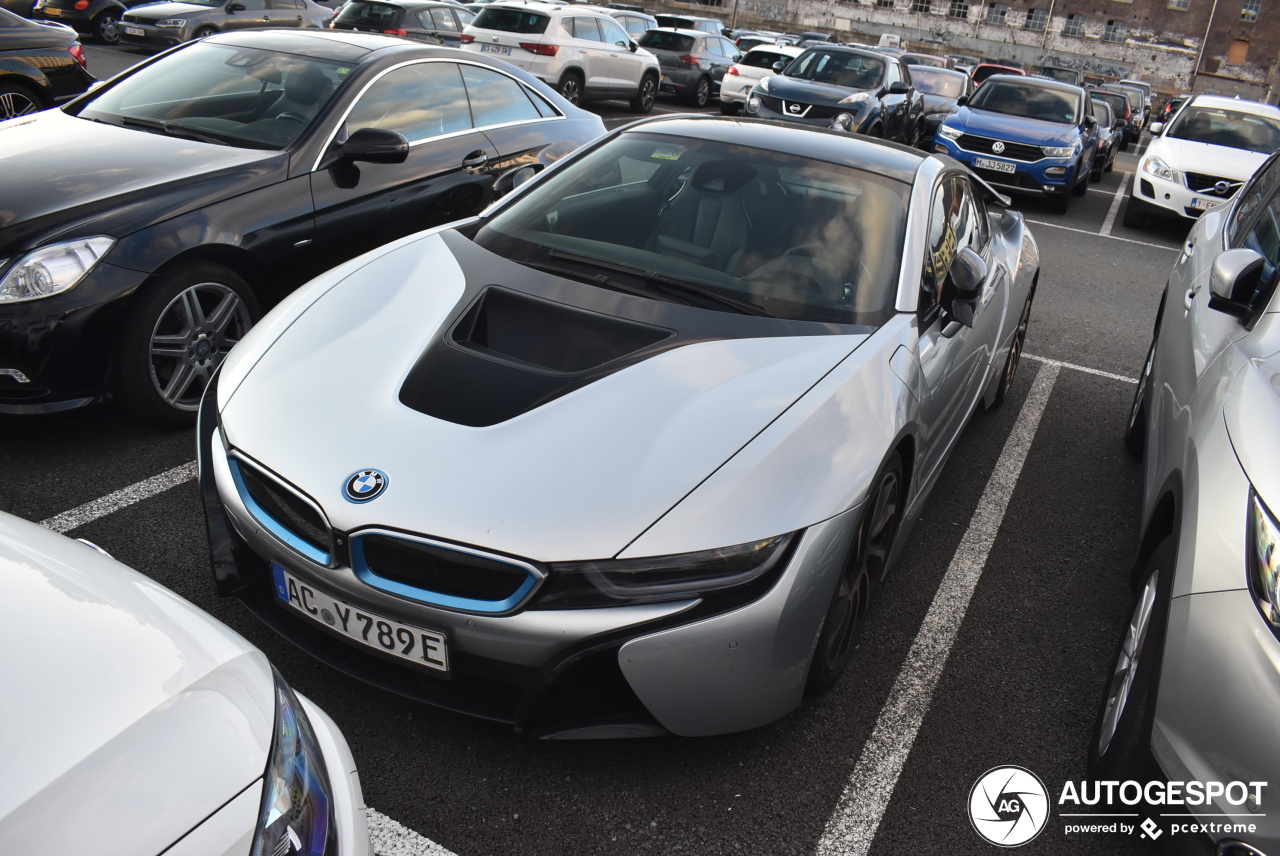 BMW i8