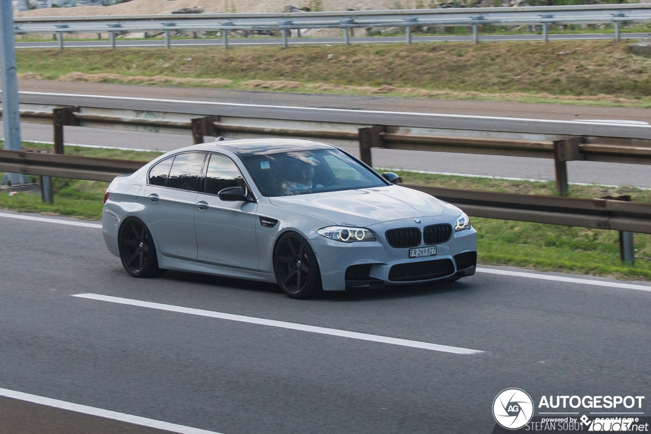 BMW M5 F10 2011