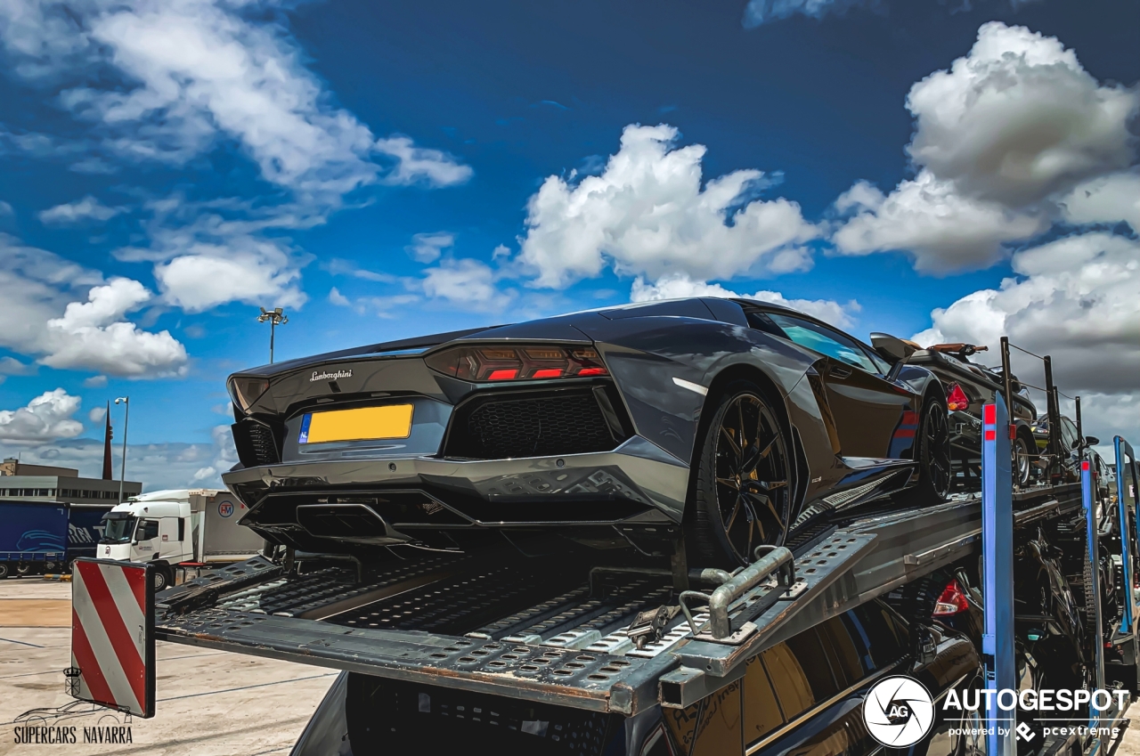 Lamborghini Aventador LP700-4 Roadster