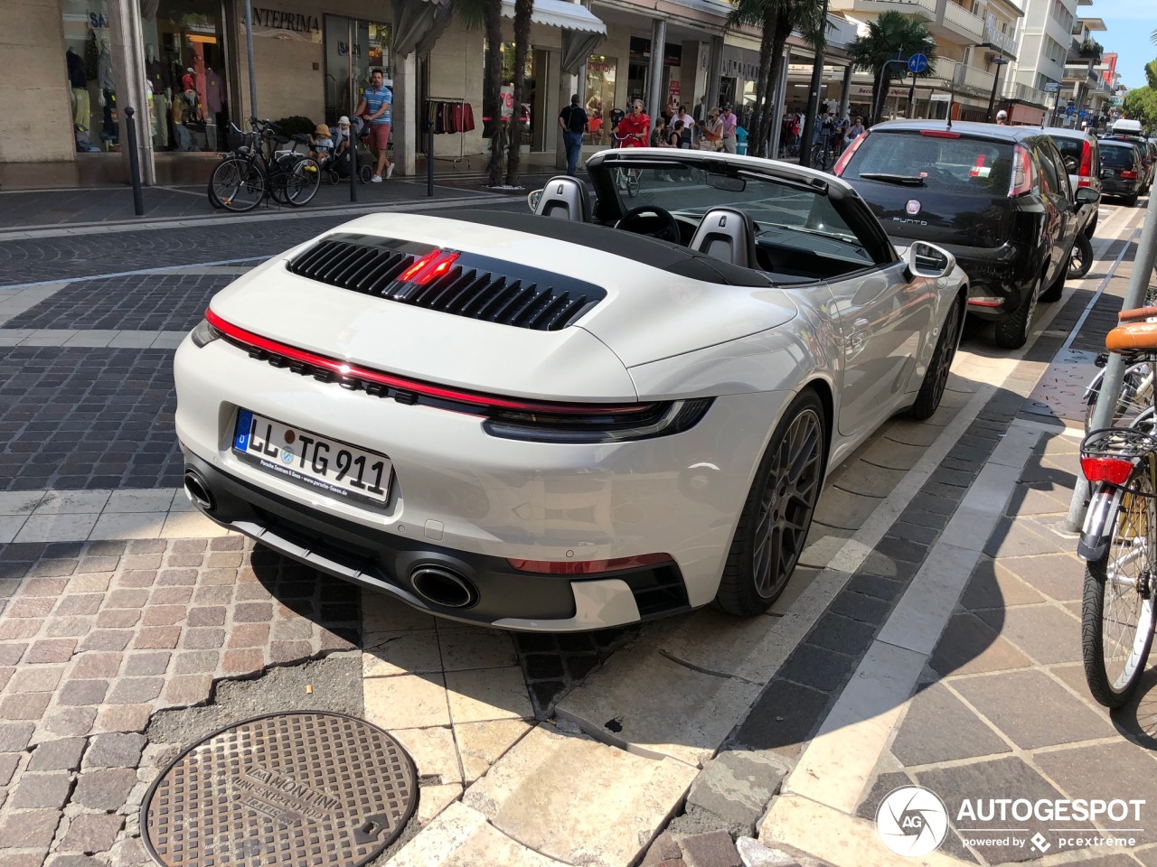 Porsche 992 Carrera 4S Cabriolet