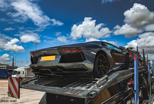 Lamborghini Aventador LP700-4 Roadster