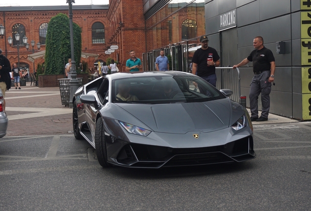 Lamborghini Huracán LP640-4 EVO