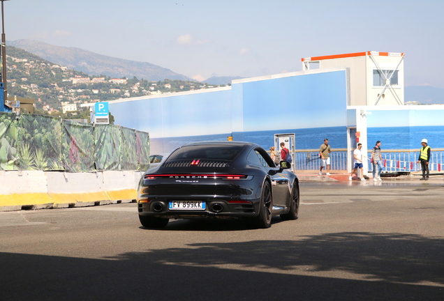 Porsche 992 Carrera 4S