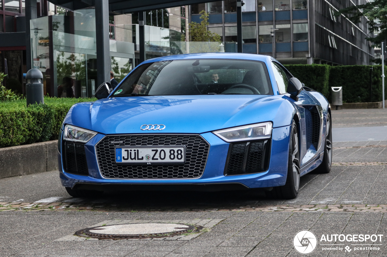 Audi R8 V10 Plus 2015