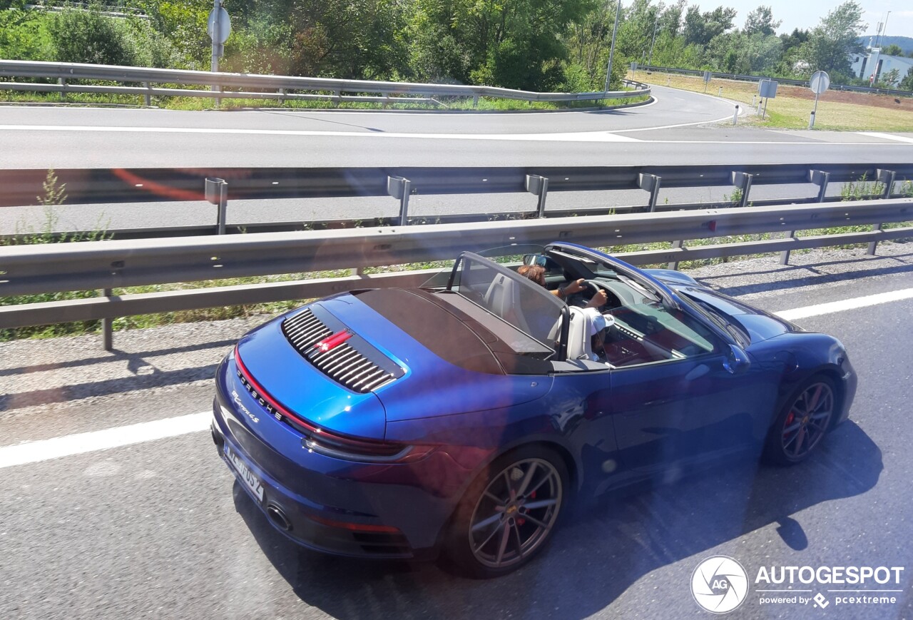 Porsche 992 Carrera 4S Cabriolet