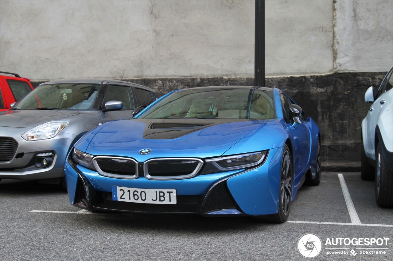 BMW i8