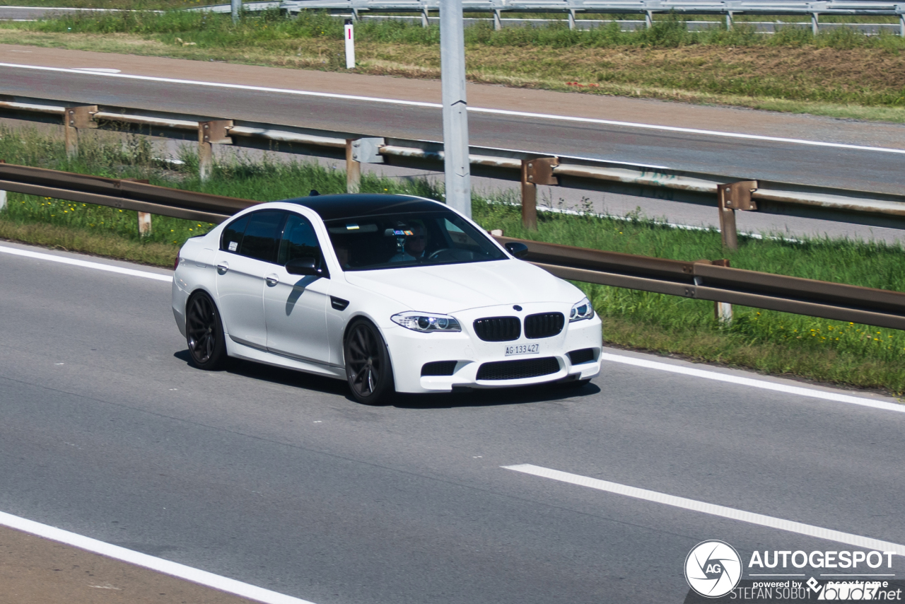 BMW M5 F10 2011