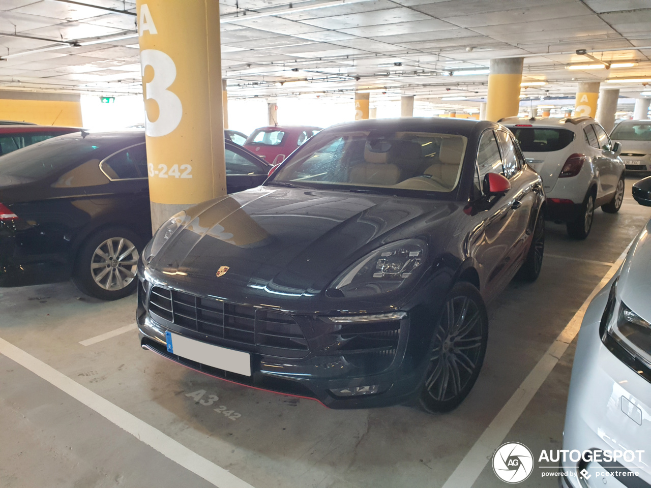 Porsche 95B Macan GTS