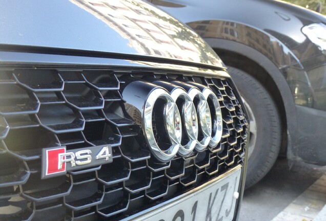 Audi RS4 Avant B9