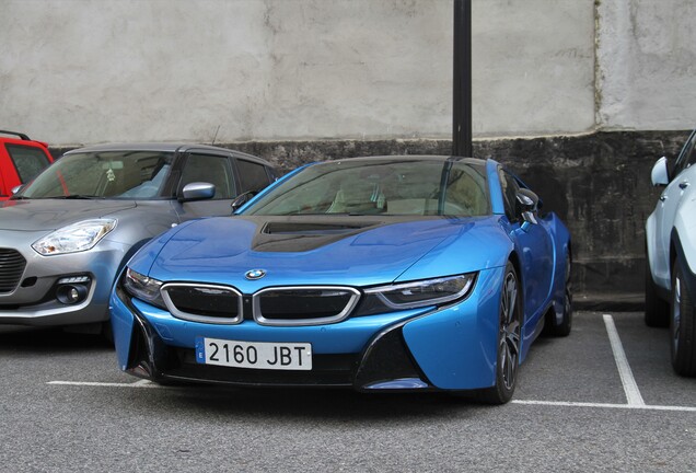 BMW i8