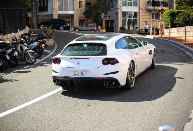 Ferrari GTC4Lusso T