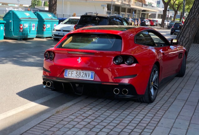 Ferrari GTC4Lusso