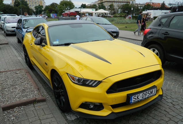 Ford Mustang GT 2015 Black Shadow Edition