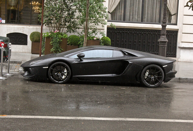 Lamborghini Aventador LP700-4 Roadster