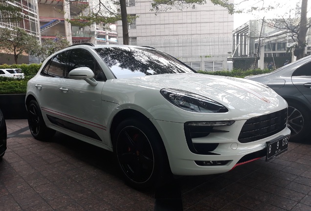 Porsche 95B Macan GTS