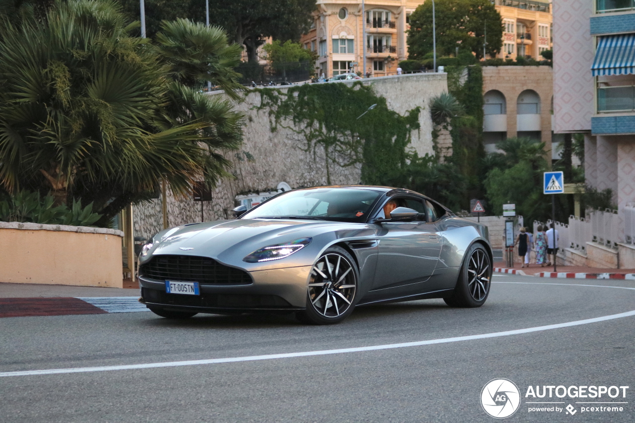 Aston Martin DB11 V8