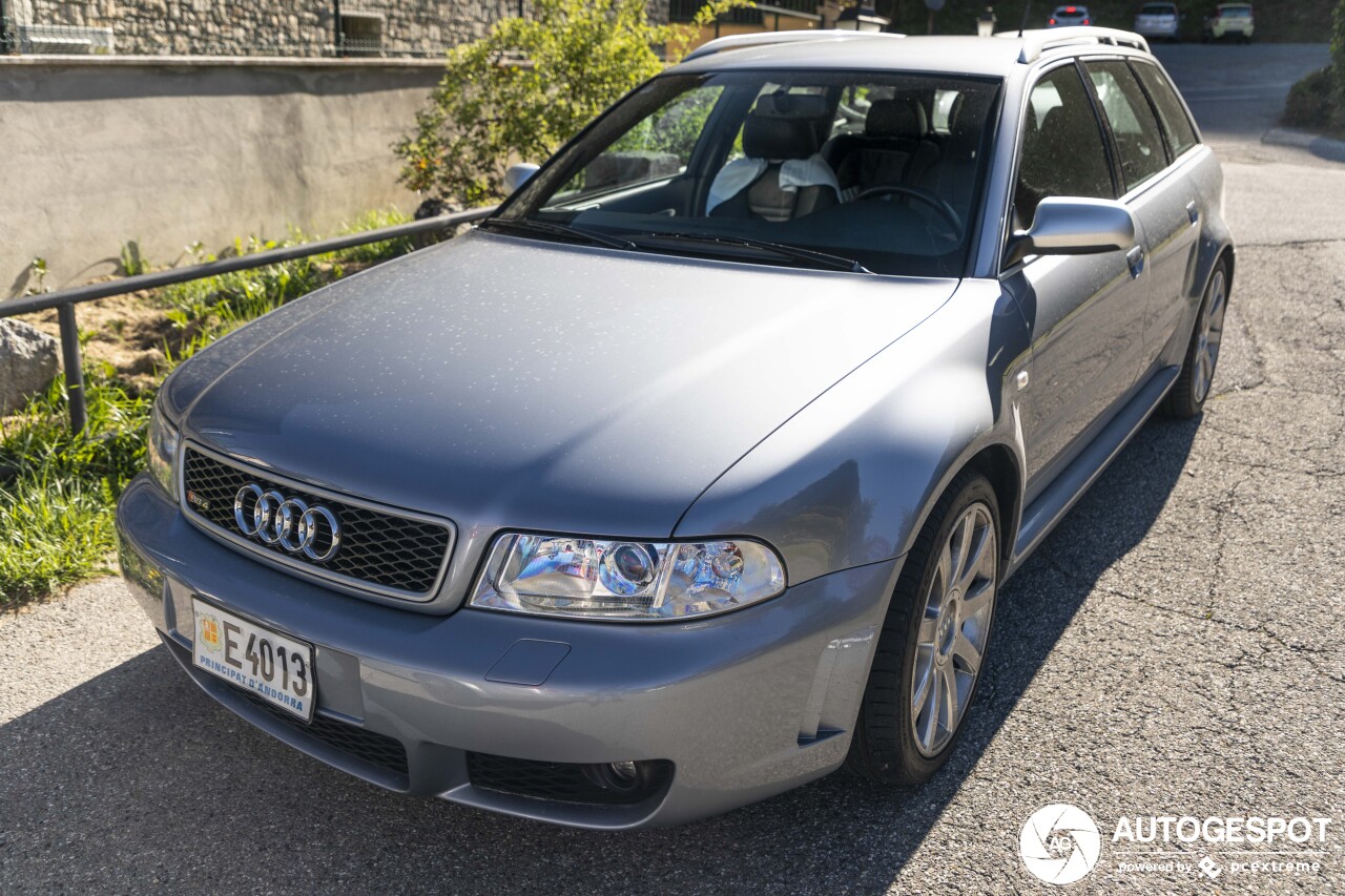 Audi RS4 Avant B5