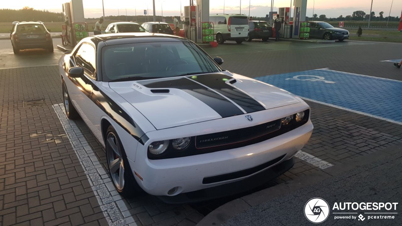 Dodge Challenger SRT-8