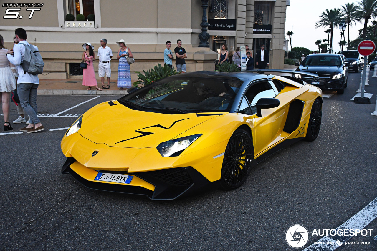 Lamborghini Aventador LP750-4 SuperVeloce Roadster