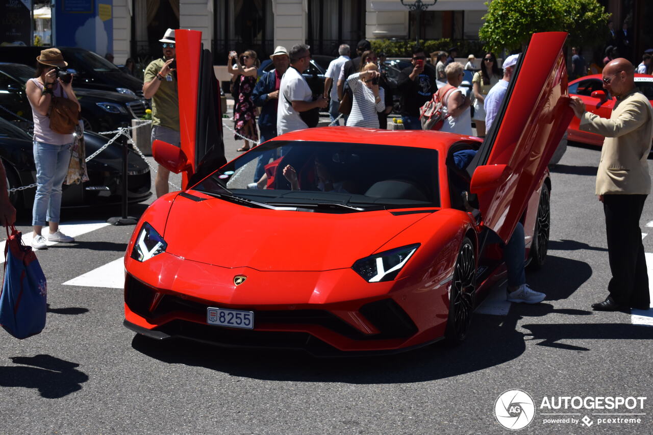 Lamborghini Aventador S LP740-4