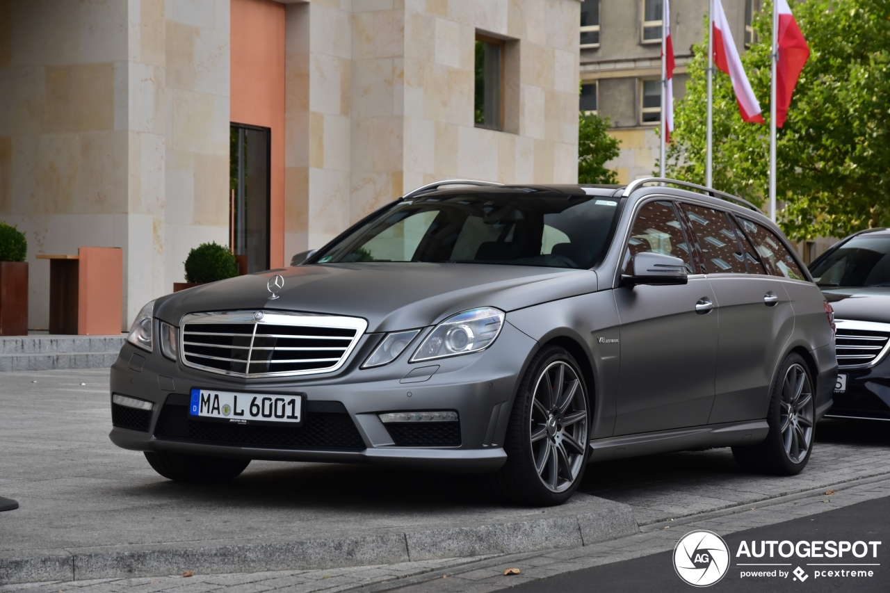 Mercedes-Benz E 63 AMG S212 V8 Biturbo