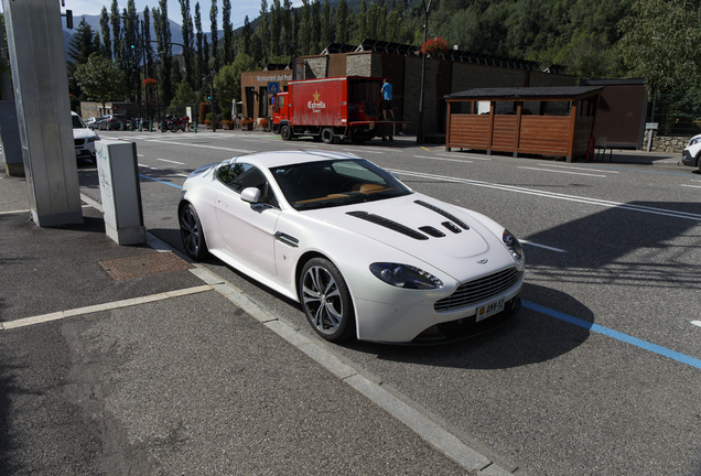 Aston Martin V12 Vantage