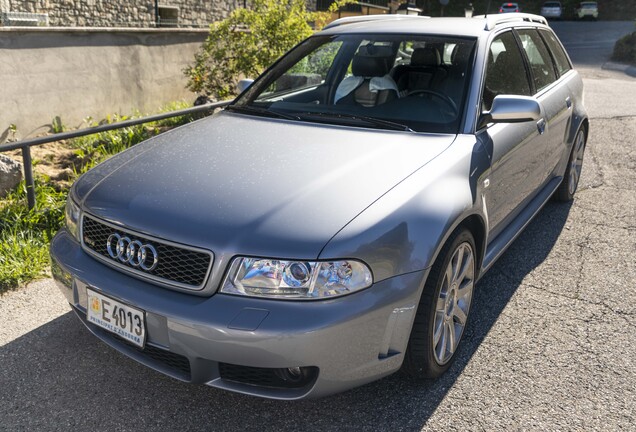 Audi RS4 Avant B5