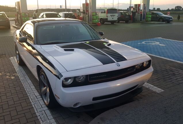 Dodge Challenger SRT-8