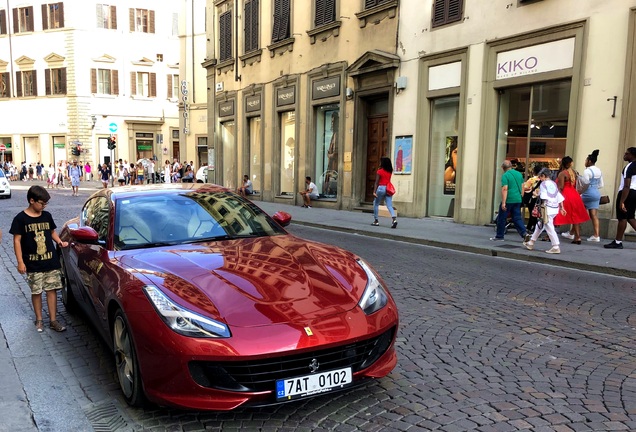 Ferrari GTC4Lusso T