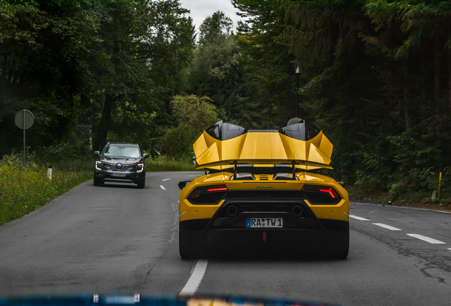 Lamborghini Huracán LP640-4 Performante Spyder