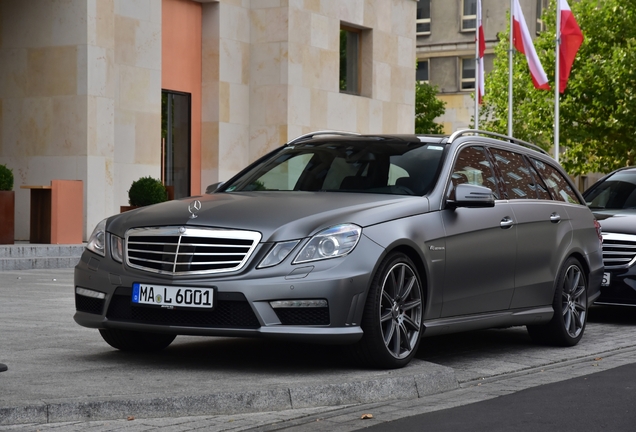 Mercedes-Benz E 63 AMG S212 V8 Biturbo