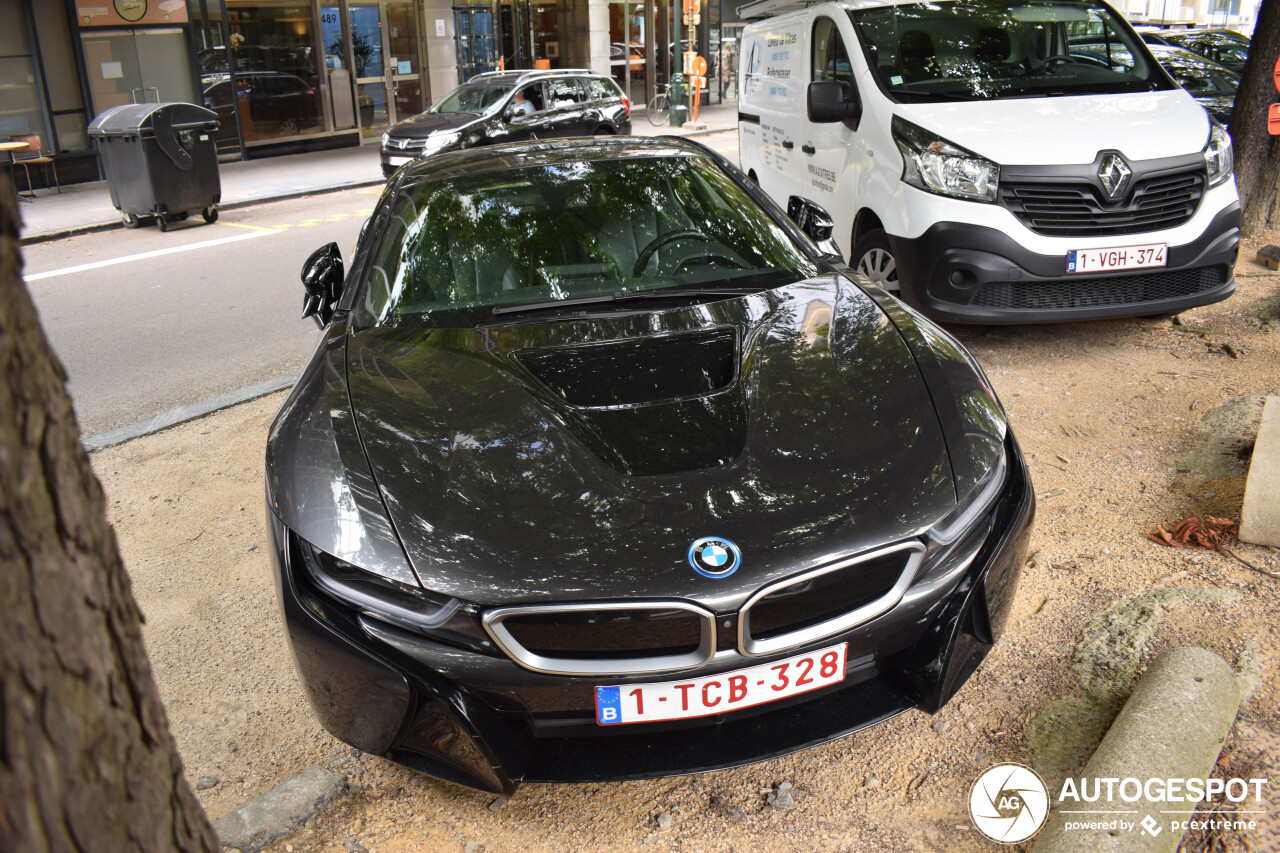 BMW i8