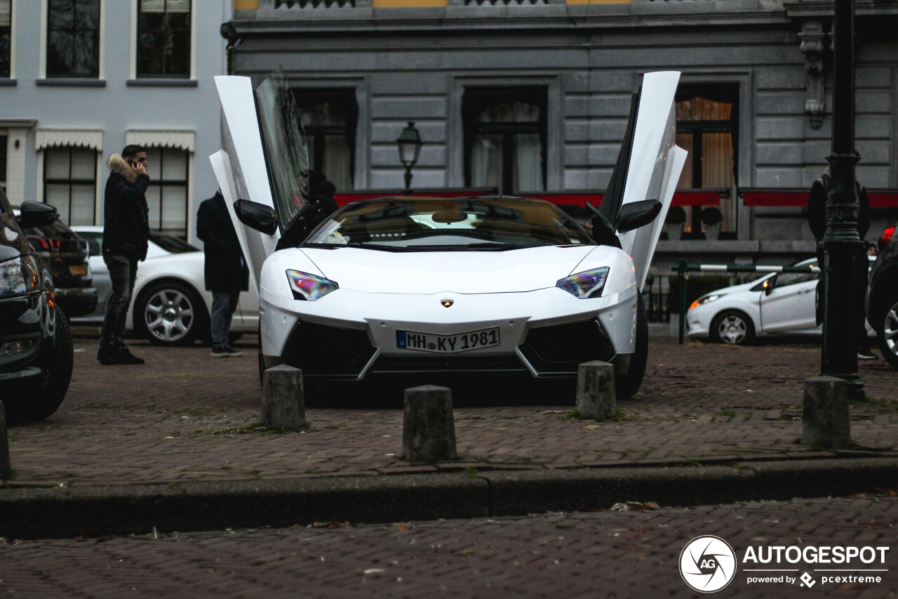 Lamborghini Aventador LP700-4 Roadster