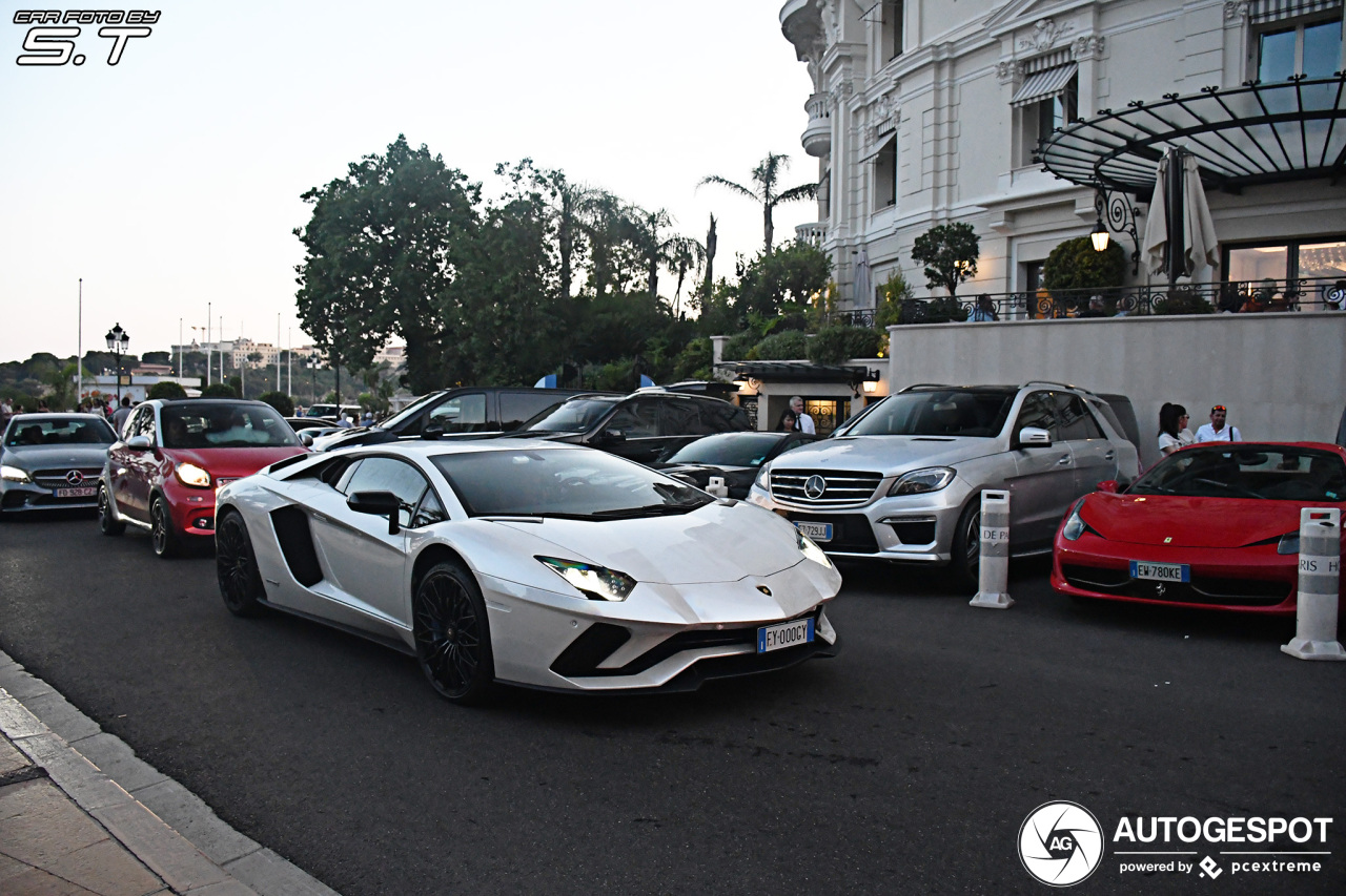 Lamborghini Aventador S LP740-4