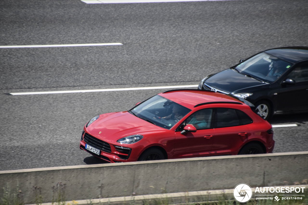 Porsche 95B Macan GTS