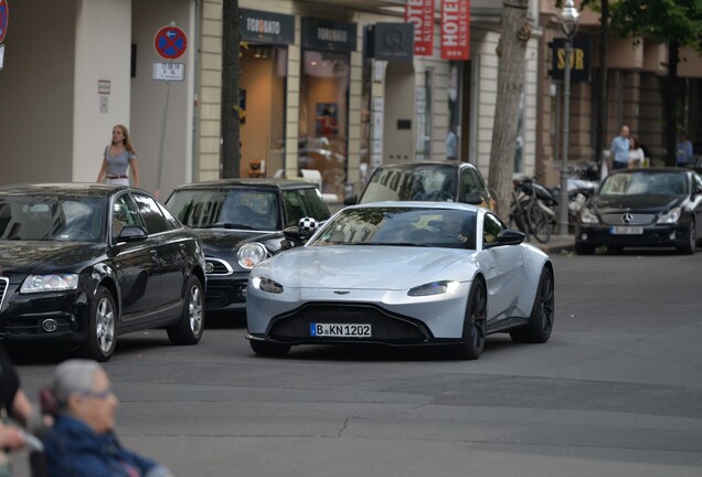 Aston Martin V8 Vantage 2018