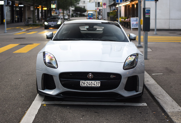 Jaguar F-TYPE SVR Coupé