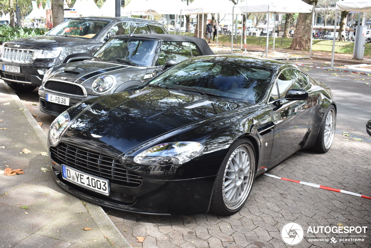 Aston Martin V8 Vantage