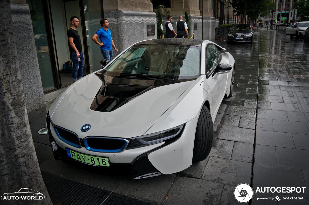 BMW i8