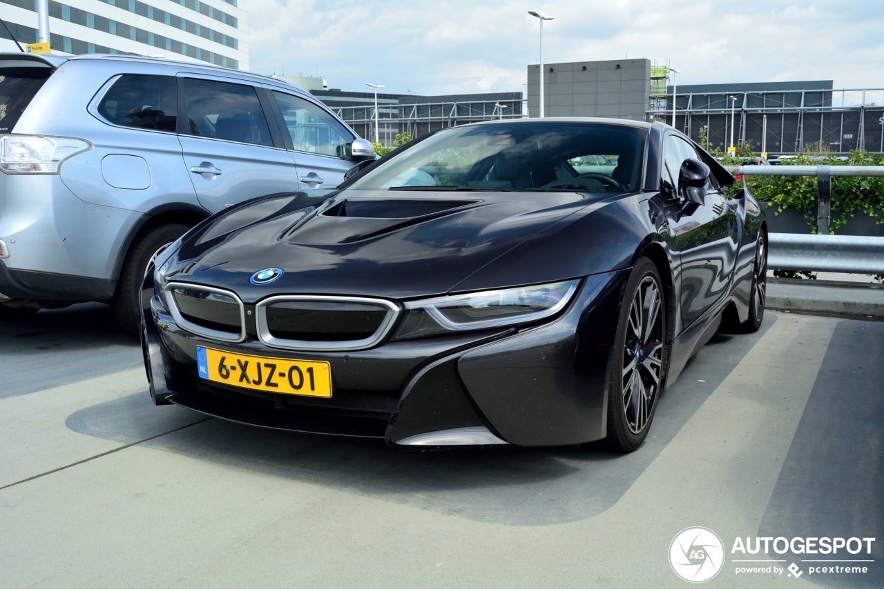 BMW i8