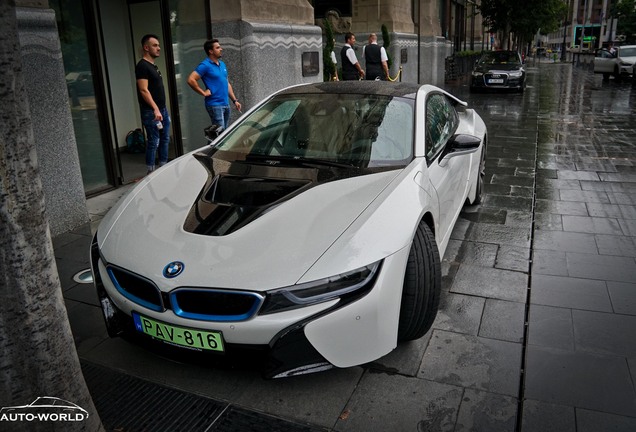 BMW i8